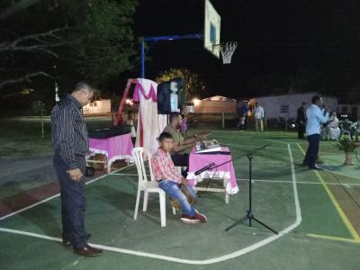 Jesús Méndez y los músicos. El hermano Ediomar